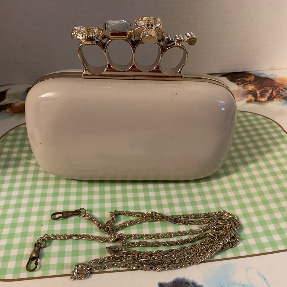 Beautiful Vintage Clutch with chain